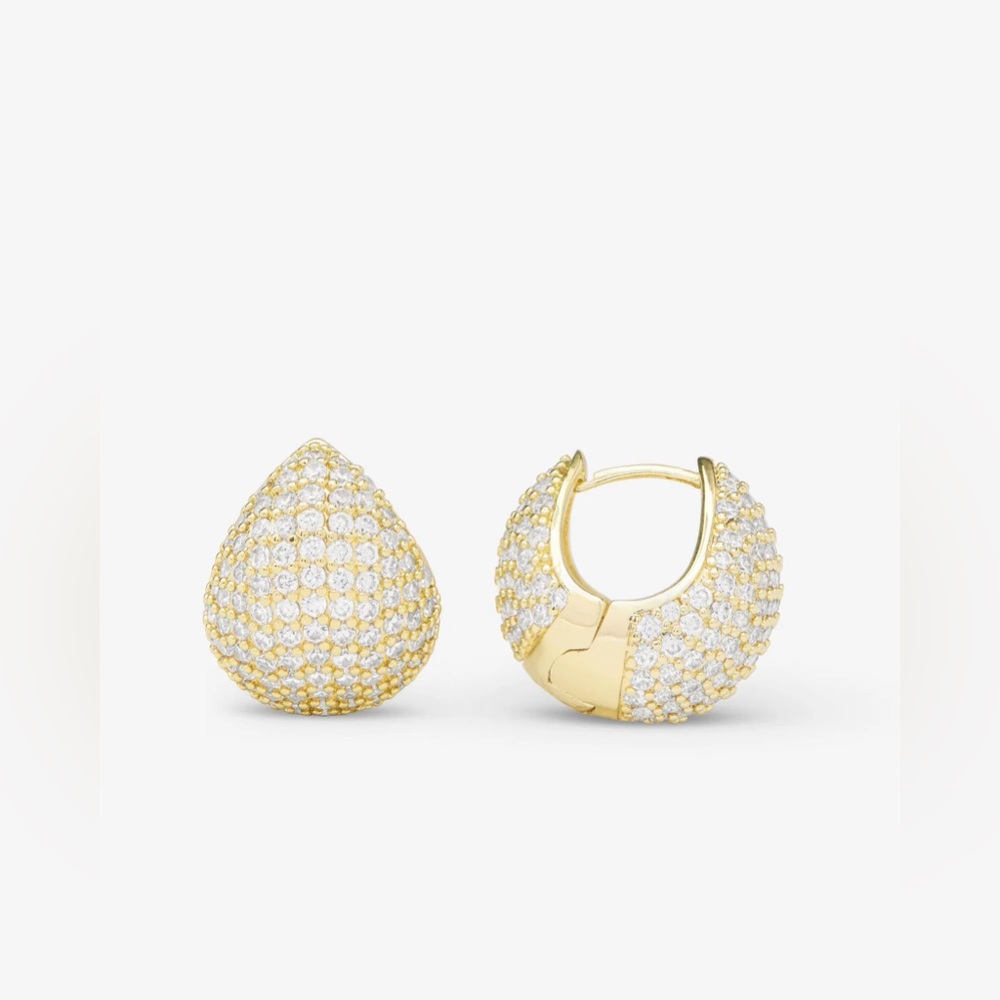 Norah Pave Earrings
Gold|White Diamondettes
Original price$85.00
